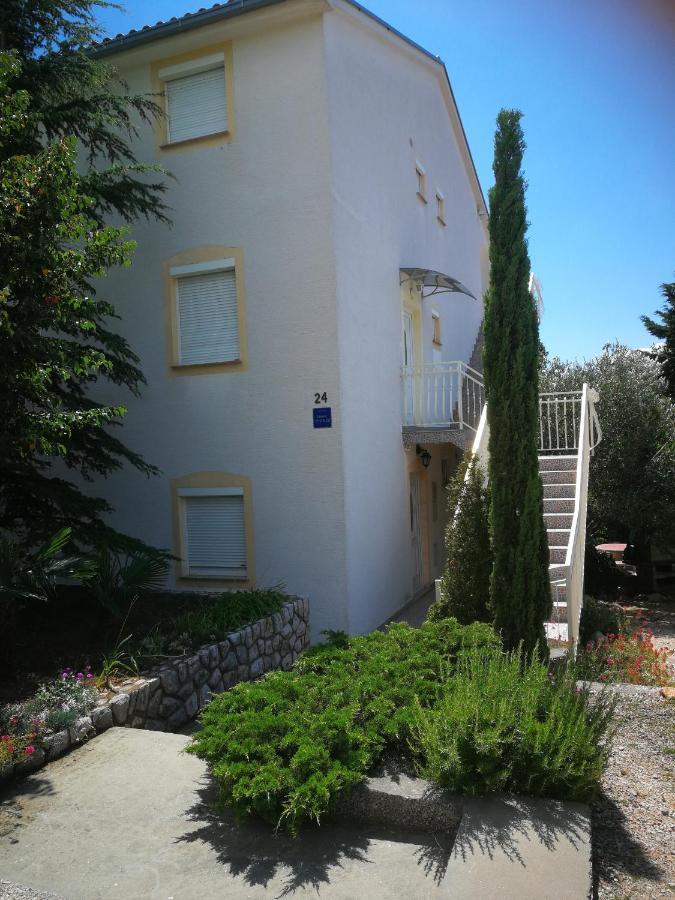 Apartments With A Parking Space Novi Vinodolski - 15823 Exterior photo